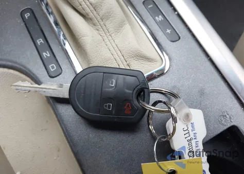 2010 Lincoln Mkz z USA, uszkodzony, nr VIN 3LNHL2GC6AR651023